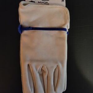 Cream Leather Glove with Blue Accent